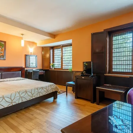 Hotel Ego - Parking Available - Location Plovdiv