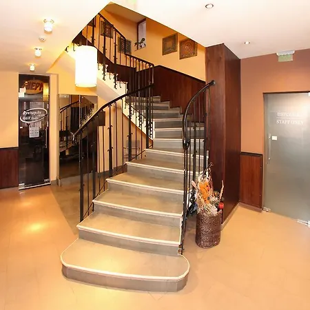 Ego - Free Parking - Location