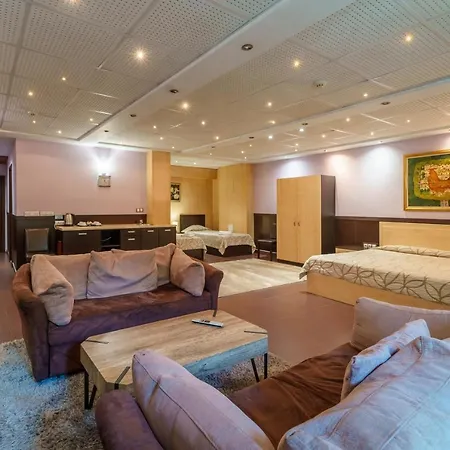 Ego - Free Parking - Location 3*